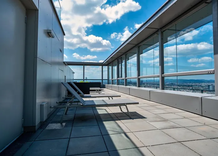 High Rise Balcony I Roof Pool I Close To Metro アパート *